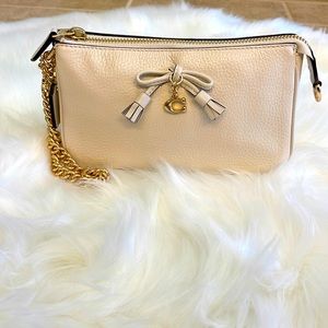 Coach Large Wristlet 19 Chalk